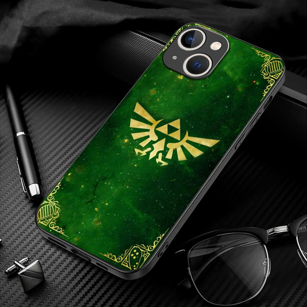 Coque iPhone 14 Plus Zelda : Emblème Triforce Vert et Or