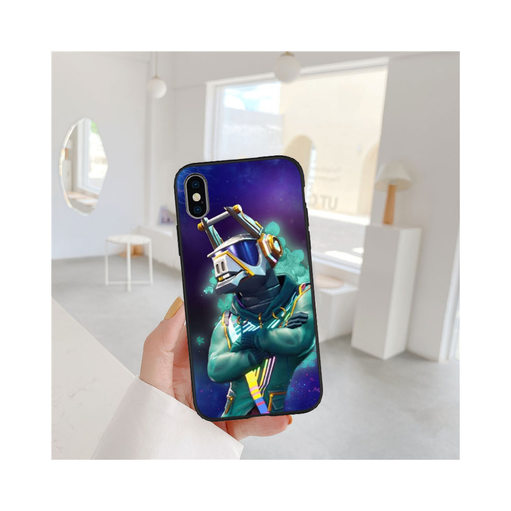 Coque iPhone Personnage Fortnite Casque Lapin Vert et Violet