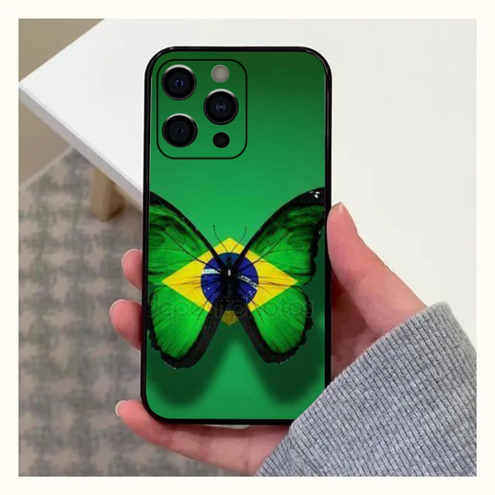 Coque iPhone 15 Papillon Brésil - Élégance et Soutien