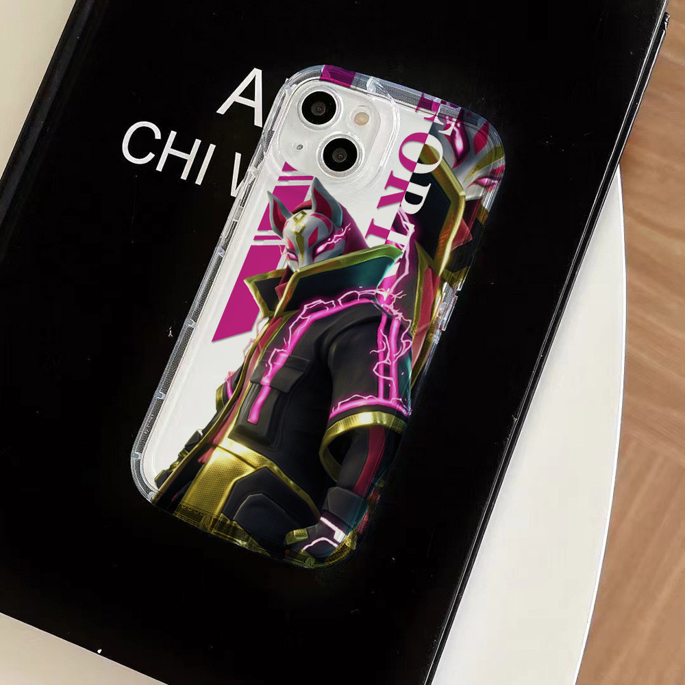 Coque iPhone Fortnite Personnage Renard Rose et Noir