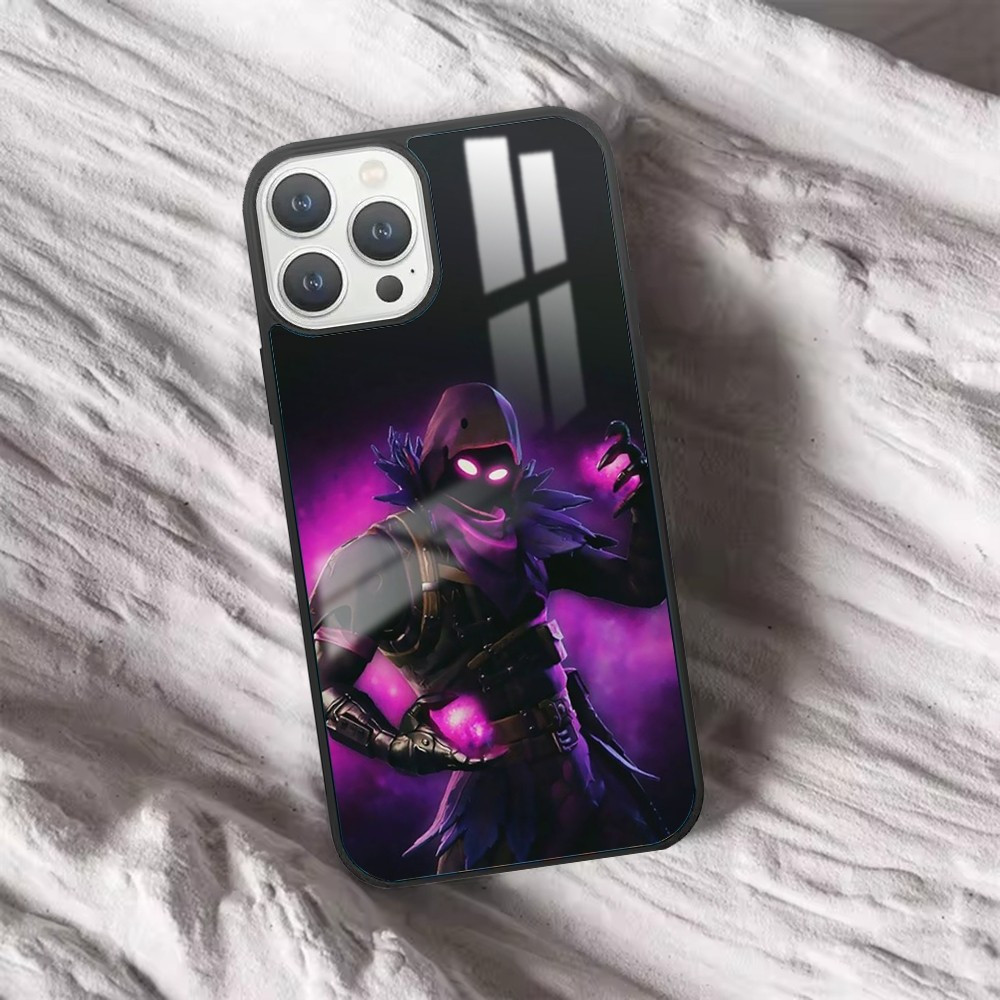 Coque iPhone 14 Raven Fortnite : Protégez votre smartphone avec style