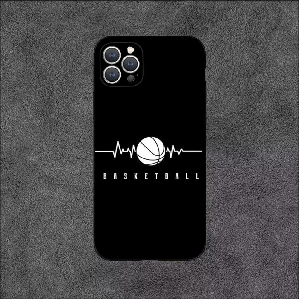 Coque iPhone 13 Basketball Design Épuré